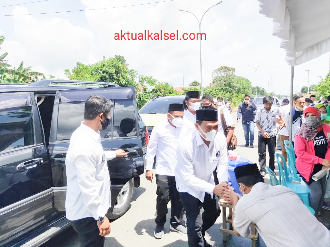 Ditangan Zairullah, Tanah Bumbu Raih Raih Predikat Terbaik Nasional