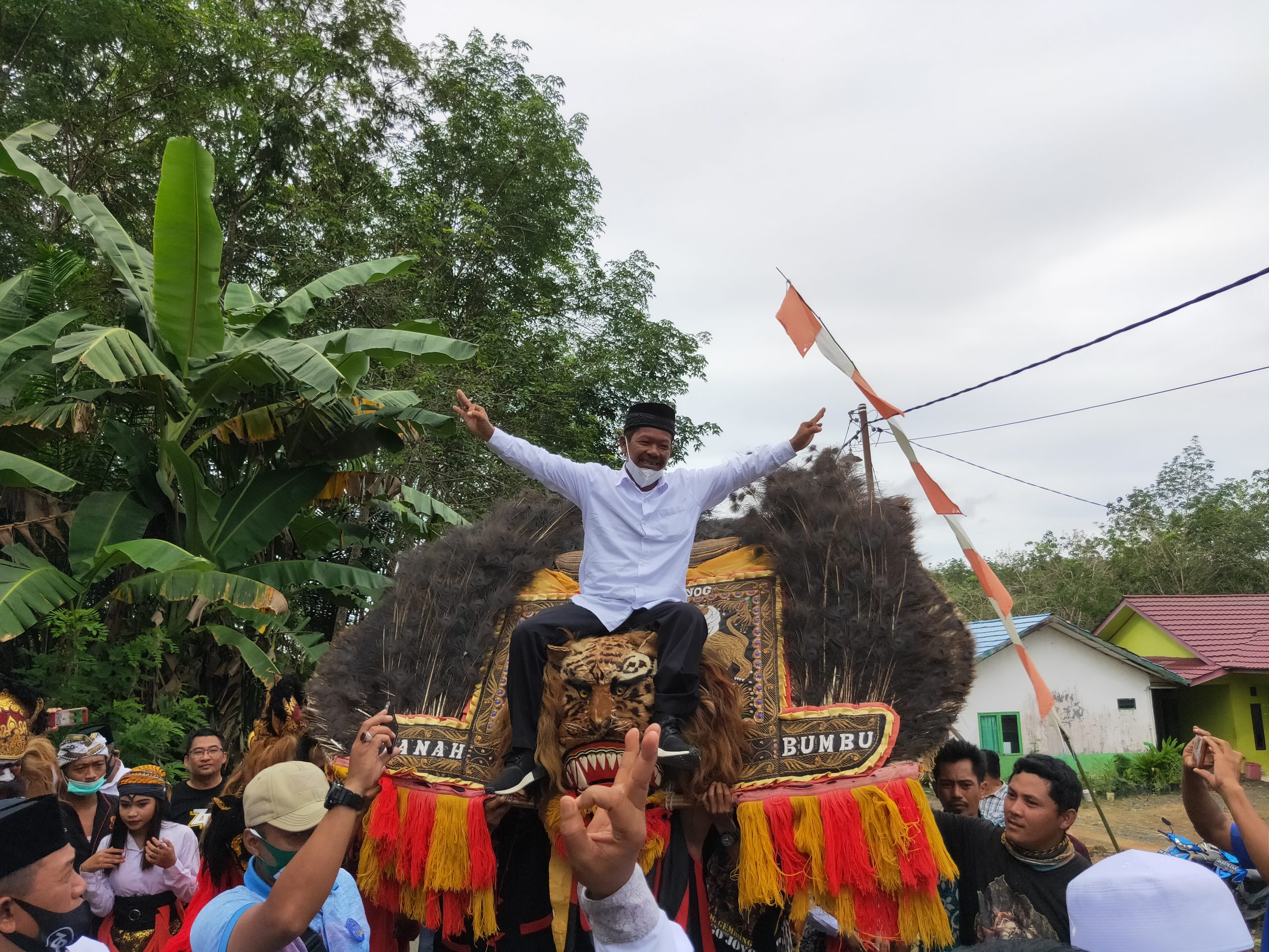 Kampanye di Desa Rejo Winangun, Zairulllah Disambut Reog