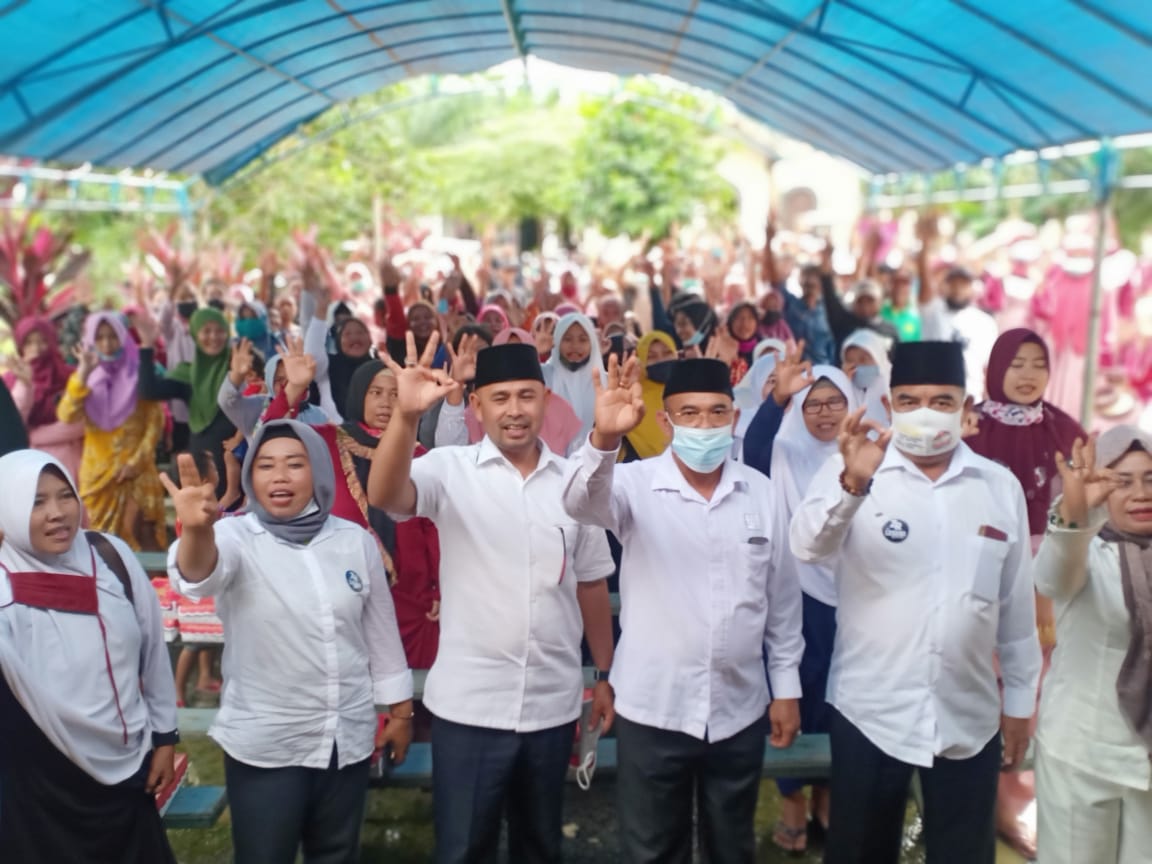 Ratusan Masyarakat Kuranji Deklarasi 90 Persen Kemenangan Rusli