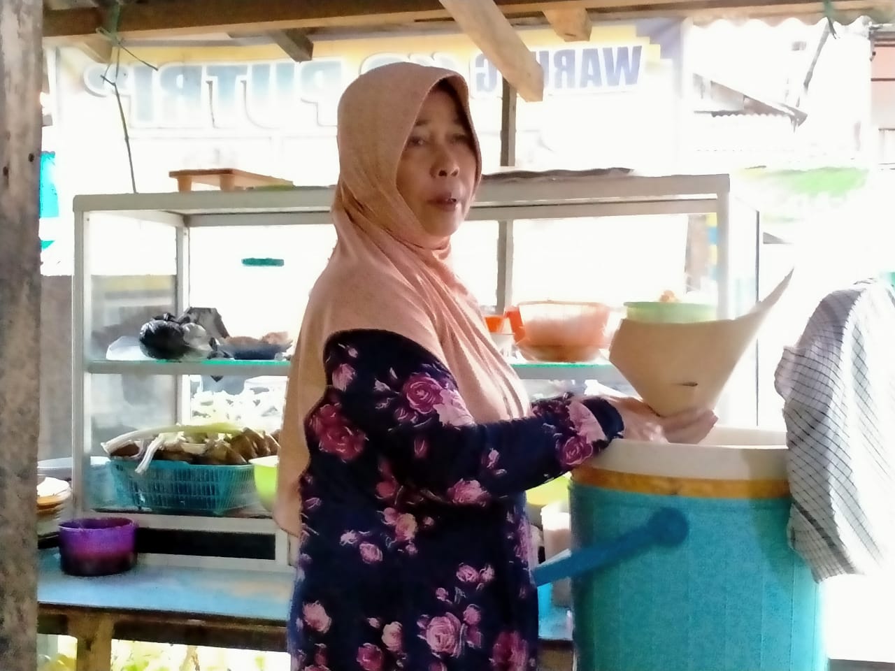 Berkah Zairullah Terpilih Bupati Tanah Bumbu, Warung Dekat Istana Laris Manis