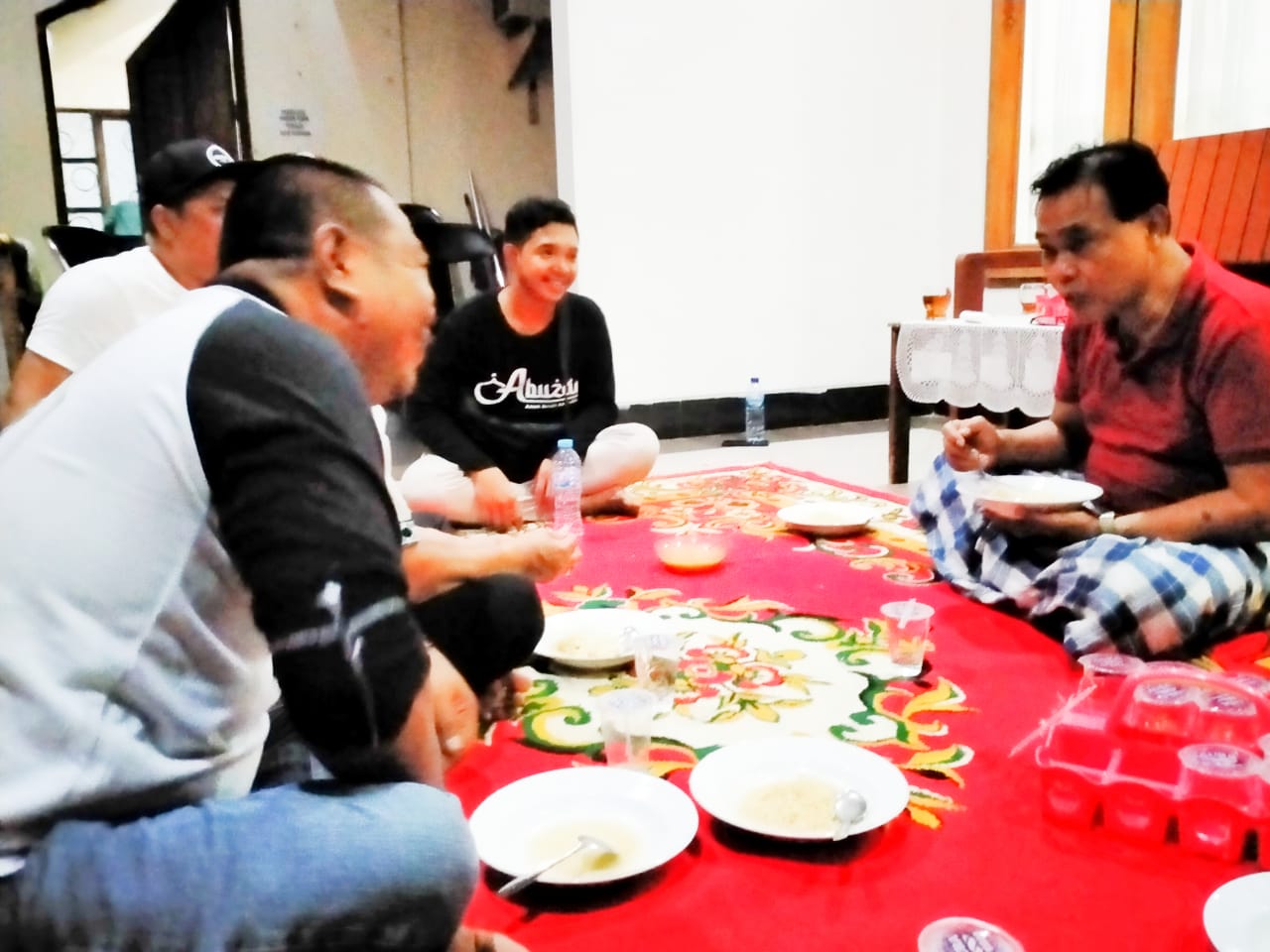 Menikmati Sepiring Mie Rebus Bersama Zairullah