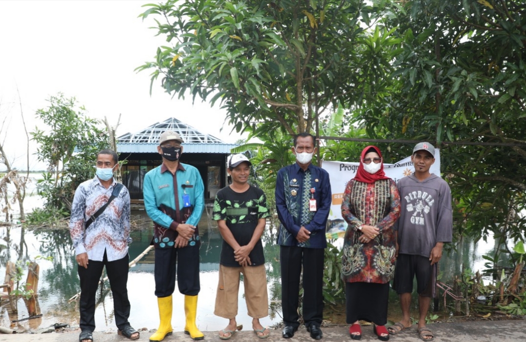 Bupati Resmikan Bantuan Untuk Korban Puting Beliung Dari MDMC dan Lazismu