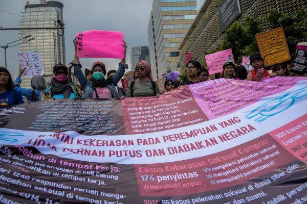 Perempuan Banua Berjuang ‘Melumpuhkan’ Diskrimininasi
