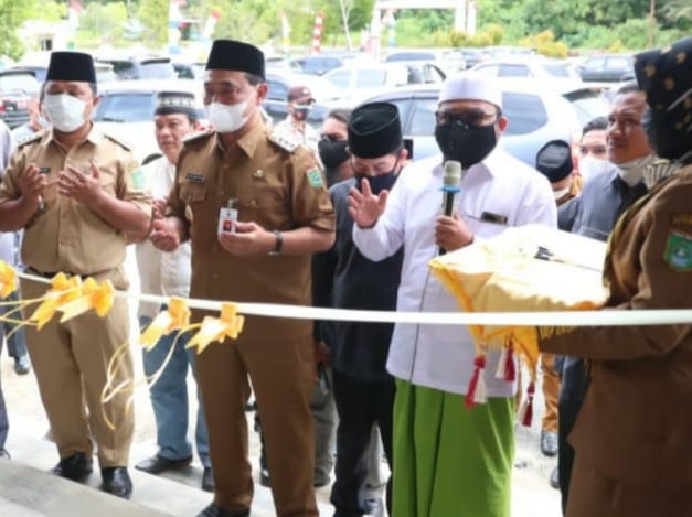 Zairullah Resmikan Dua Pendopo di Kecamatan Mentewe