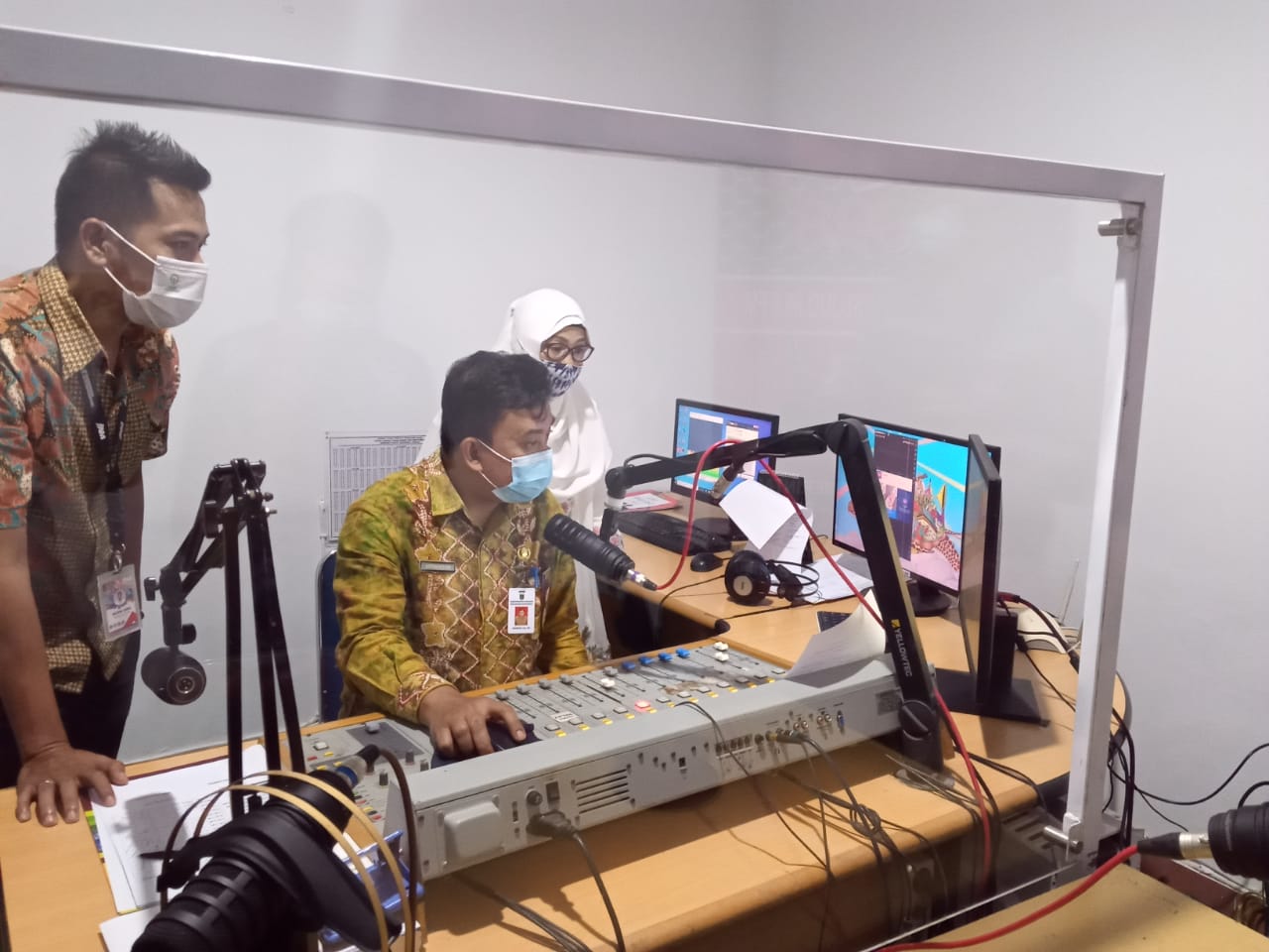 Kadiskominfo Kunjungi Radio Suara Bersujud