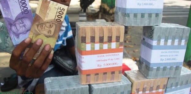 Jalan Lambungmangkurat Jadi Kawasan Money Changer Street