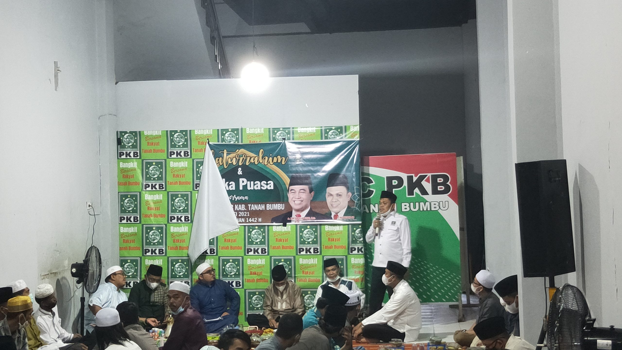DPC PKB Kabupaten Tanah Bumbu Berikan 1000 Bingkisan untuk Pengurus