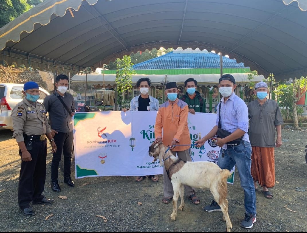 Di Masjid Tertua, Bold Riders Batulicin Rayakan Idul Adha Bersama Warga