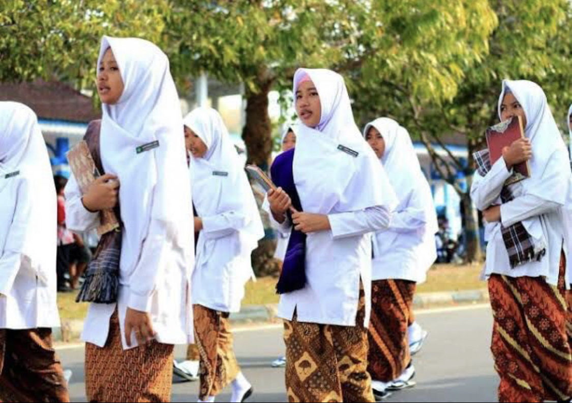Latepost Santri: Ibarat Gula, Kunjungan Pilu Orangtua Ketika Anaknya di Pondok