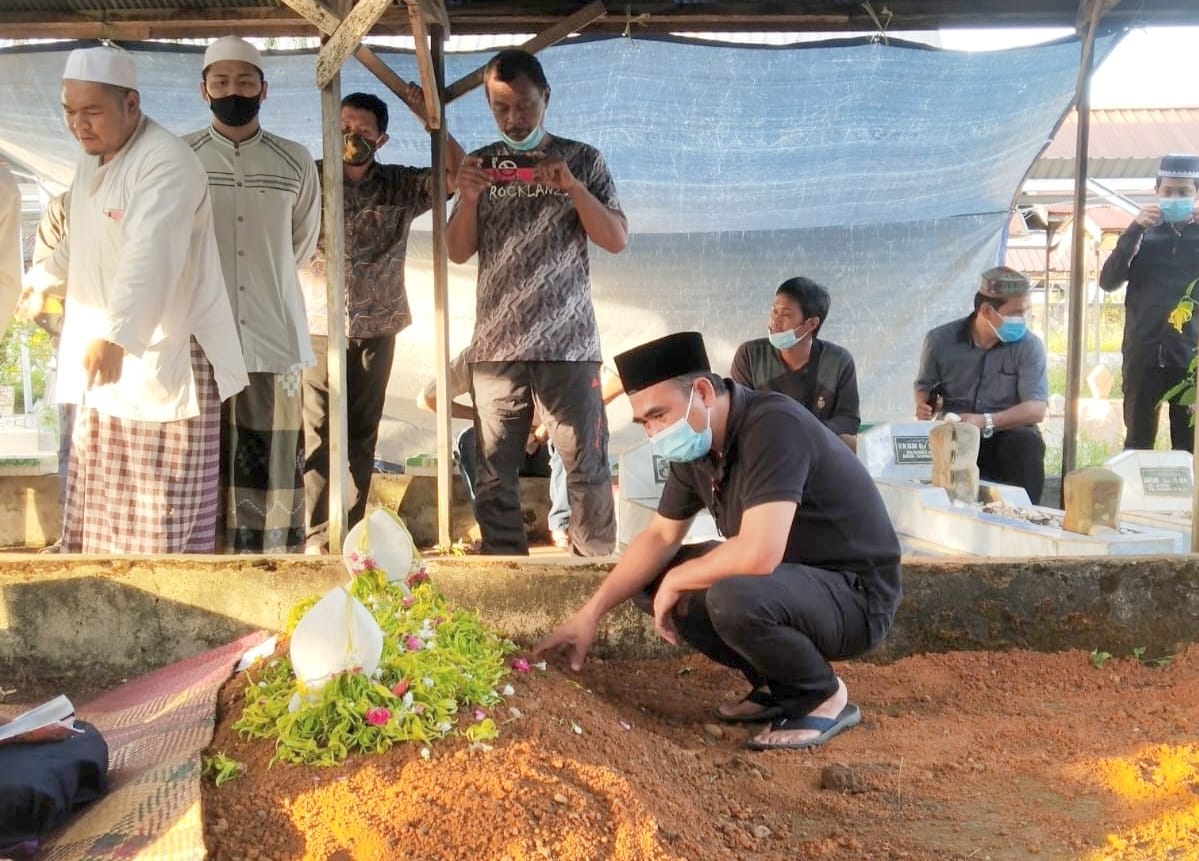 Sekda Tanah Bumbu Ikut Berduka, Ibunda Kadis Pekimtan Meninggal Dunia