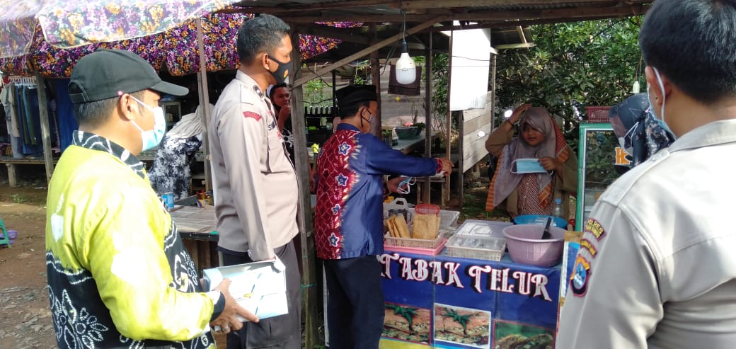 “Gebrak Masker” di Pasar Binawara, Masyarakat Diajak Disiplin Pakai Masker