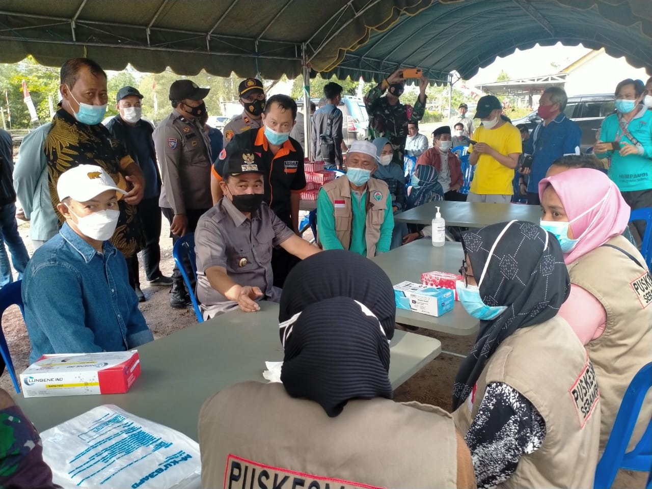 Zairullah Tinjau Posko Penjagaan Covid-19 di Perbatasan Satui