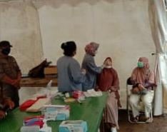 Posko Penyekatan PPKM Level 4 Mantewe Aktif Lakukan Pemeriksaan