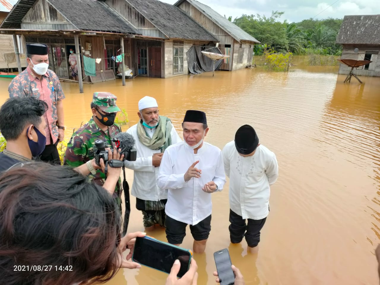 Bupati Zairullah Tinjau Sejumlah Desa Terendam Banjir