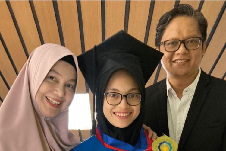 Selalu Jadi Siswa Akselerasi, Jasmine Wisudawan Termuda ITS di Usia 19 Tahun