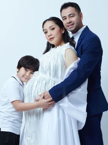 Sempat Sempatnya Raffi Bikin Tebakan Berat ‘Baby R’ Lahir, Hadiahnya 10 Juta