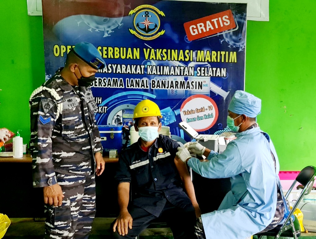 Ciptakan Herd Immunity, Lanal Banjarmasin Kebut Serbuan Vaksinasi Maritim