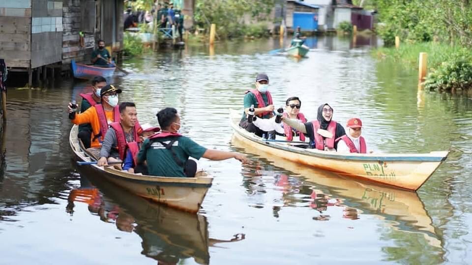 Muraaah, Wisata Sungai Biuku: Rp15 Ribu dapat Cendol, Lempeng dan Naik Perahu