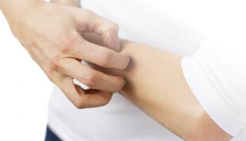 Ketika Sholat, Bolehkah Menggaruk Bekali Kali? Ini Penjelasan Ustad Riza Rahman