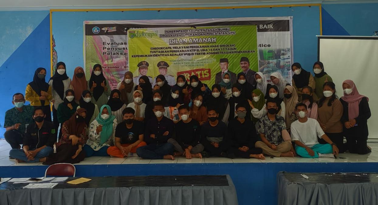 63 Pelajar SMKN 2 Simpang Empat Lakukan Perekaman KTP-Elektronik