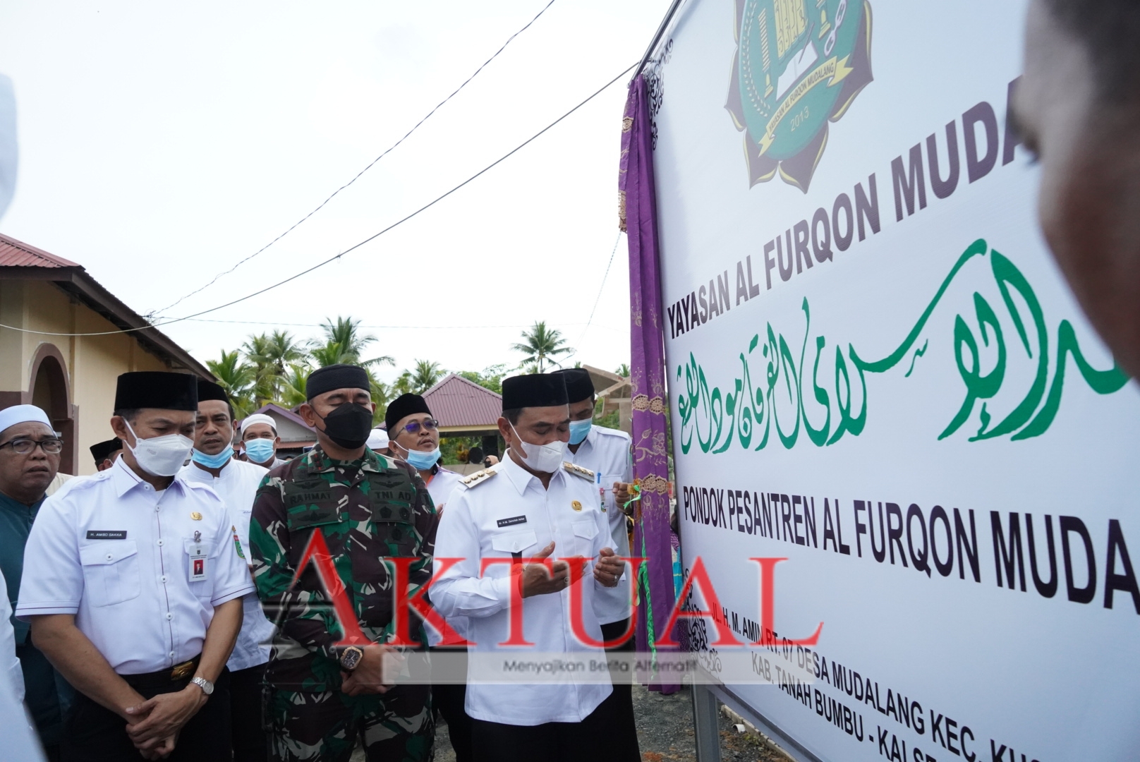 Zairullah Hadiri Haul Guru Sekumpul dan Resmikan Ponpes Al Furqon