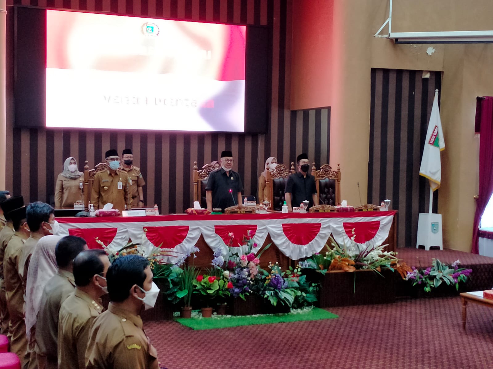 Asisten II Wakili Bupati Sampaikan Penjelasan Pengelolaan Keuangan Tanah BUMBU Tahun 2021