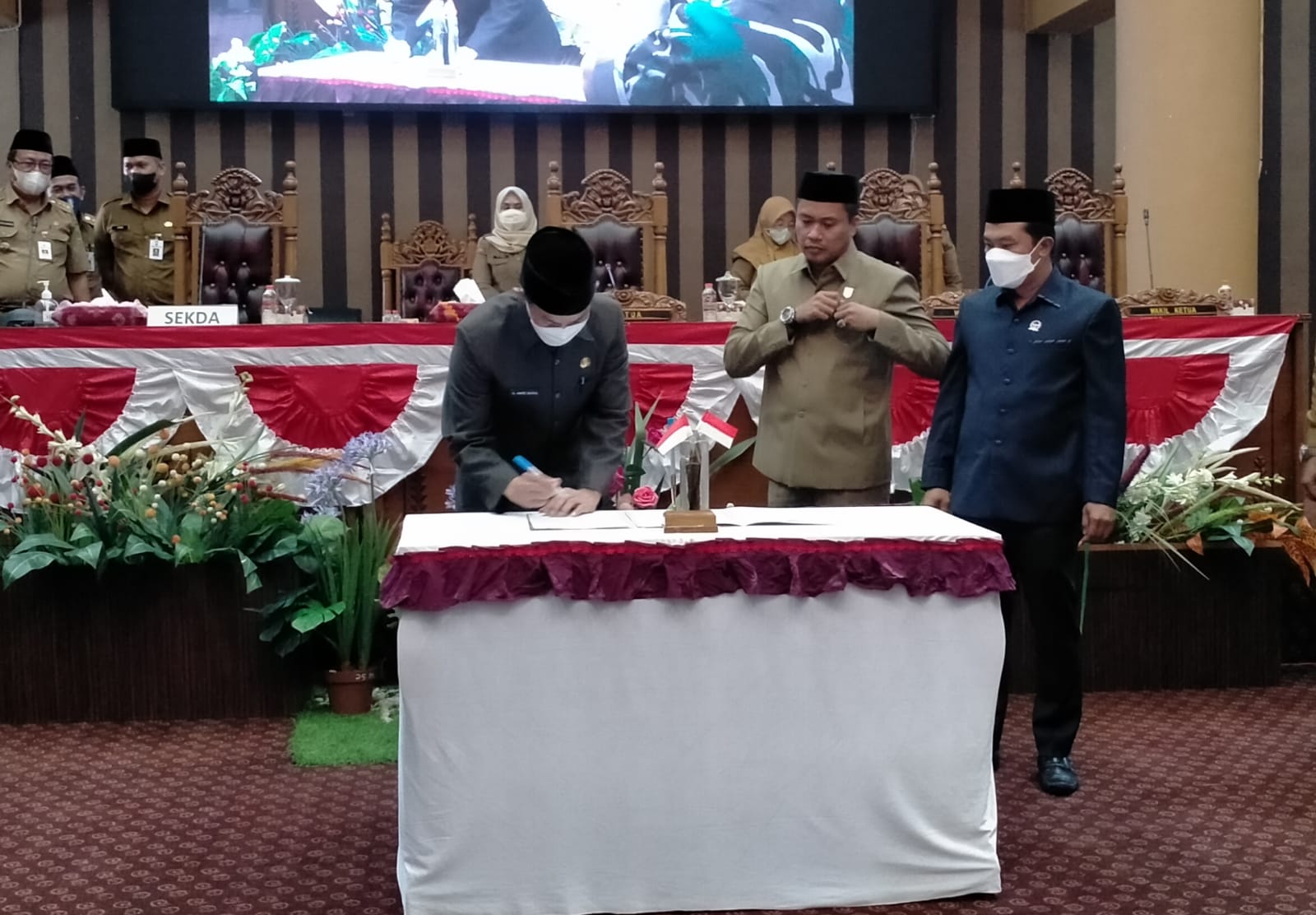 Semua Fraksi DPRD Tanah Bumbu Menyetujui Dua Raperda