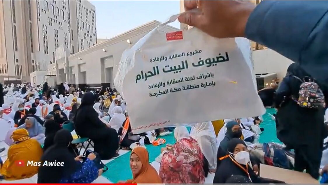 Ada ‘Paket Tamu Alloh’ di Buka Puasa Perdana Masjidil Haram