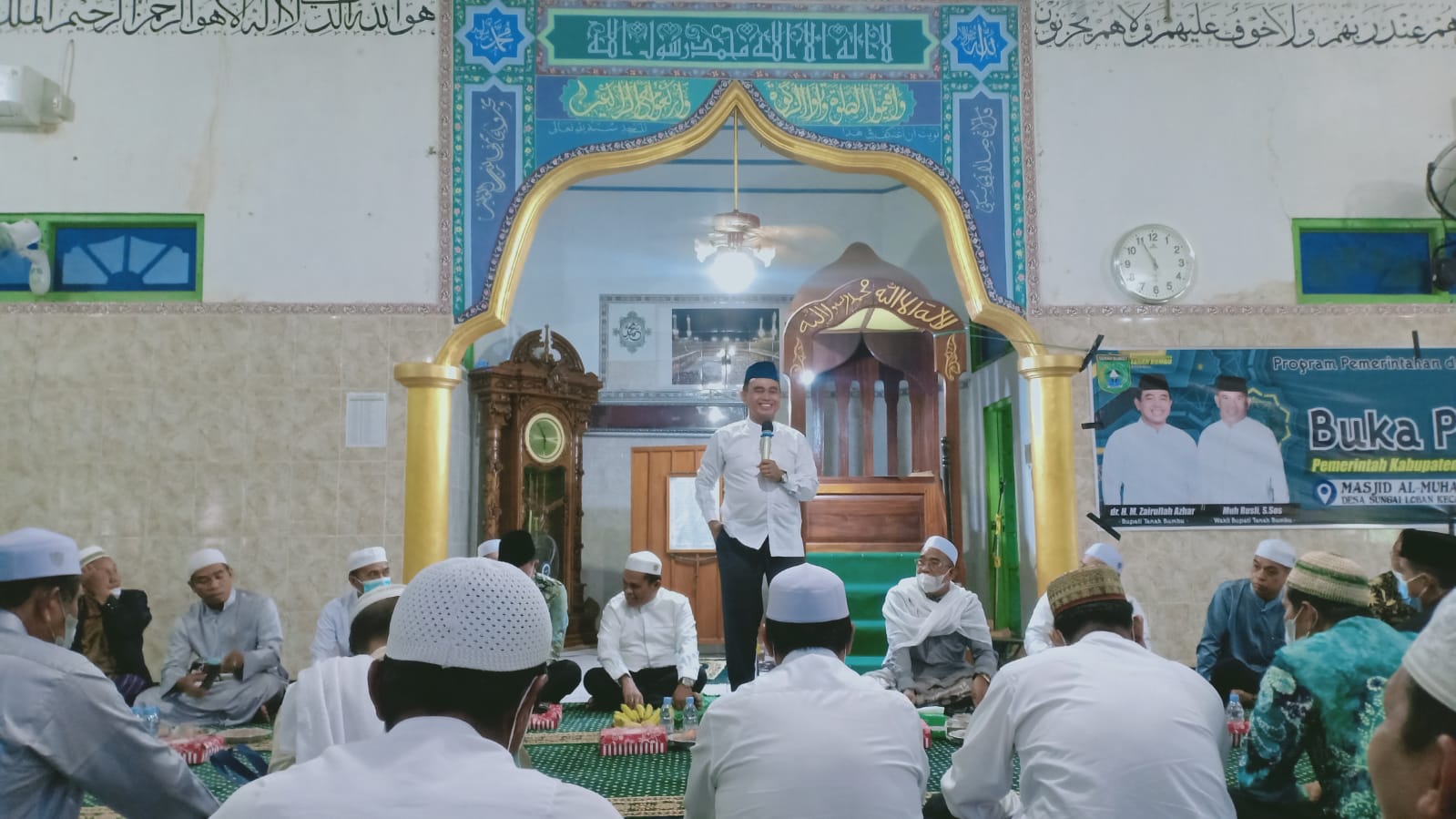 Zairullah Berikan Santunan Kepada Anak Yatim