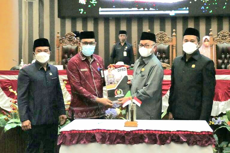 DPRD Tanbu Gelar Paripurna Penyampaian Rekomendasi LKPJ Tahun 2021