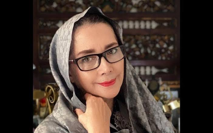 Widyawati di Usia 71 th Catiknya tak Luntur, Kiat Hidupnya Inspiratif