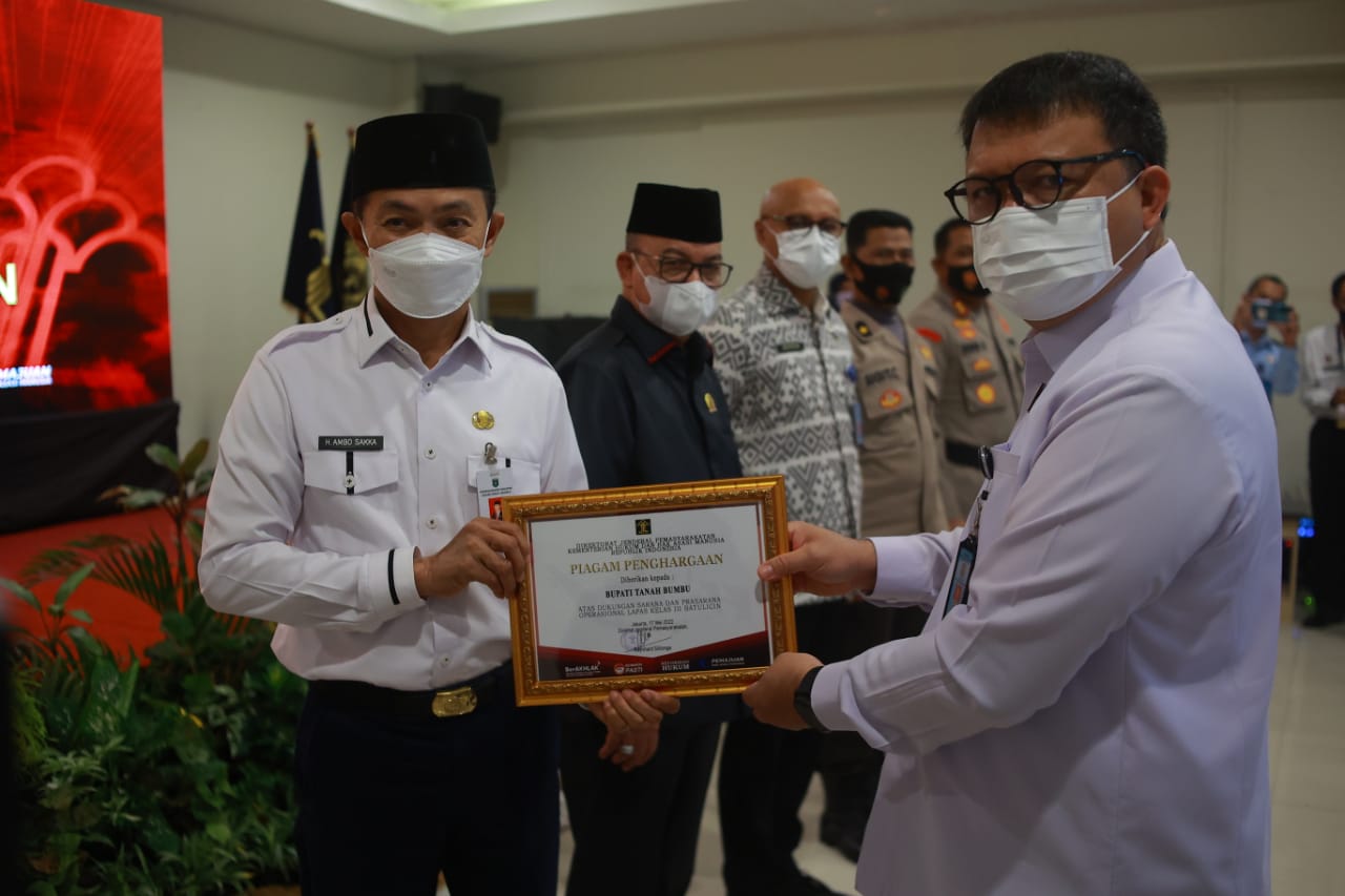 Tanah Bumbu Terima Penghargaan Dari Ditjen Pemasyarakatan Kemenkum HAM