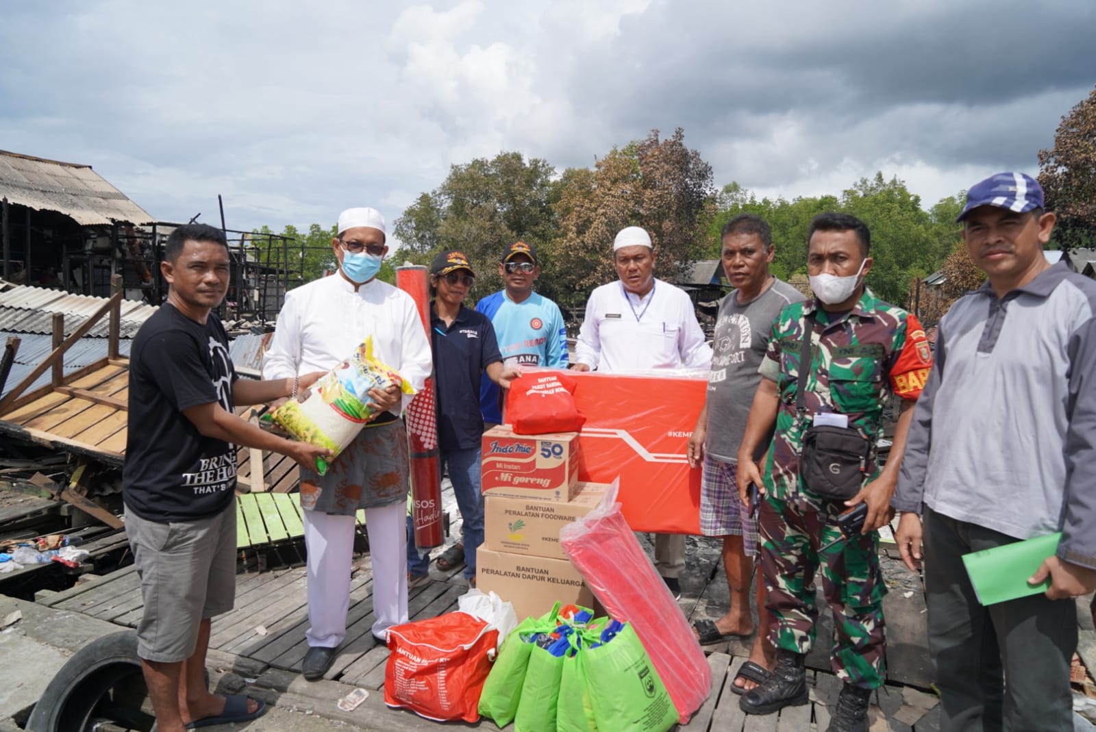 Disalurkan, Bantuan Kebakaran Rumah di Desa Sejahtera