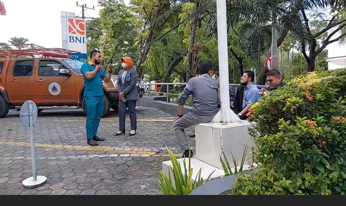 Gedung BNI 46 dan Bank Kalsel Bergetar, Karyawan Berhamburan Keluar: Dampak Gempa Mamuju?
