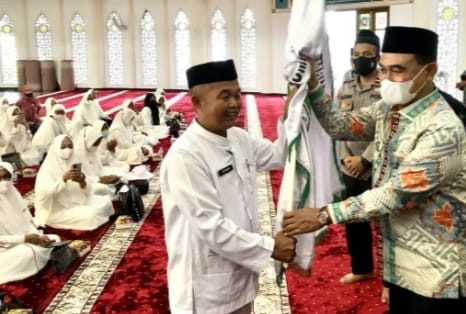 Bupati Lepas 73 Calhaj Tanah Bumbu