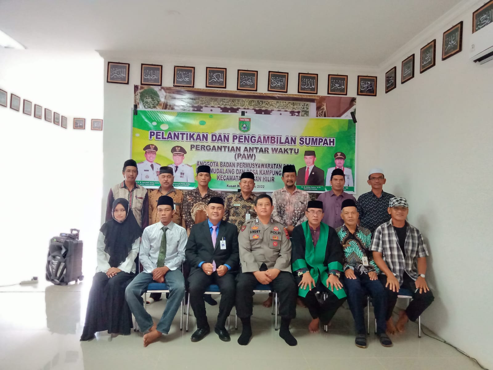 Camat Kusan Hilir Lantik Dua Orang Anggota BPD Antar Waktu