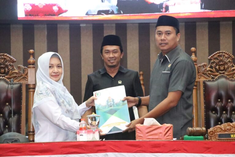 DPRD Sampaikan 2 Raperda Inisiatif