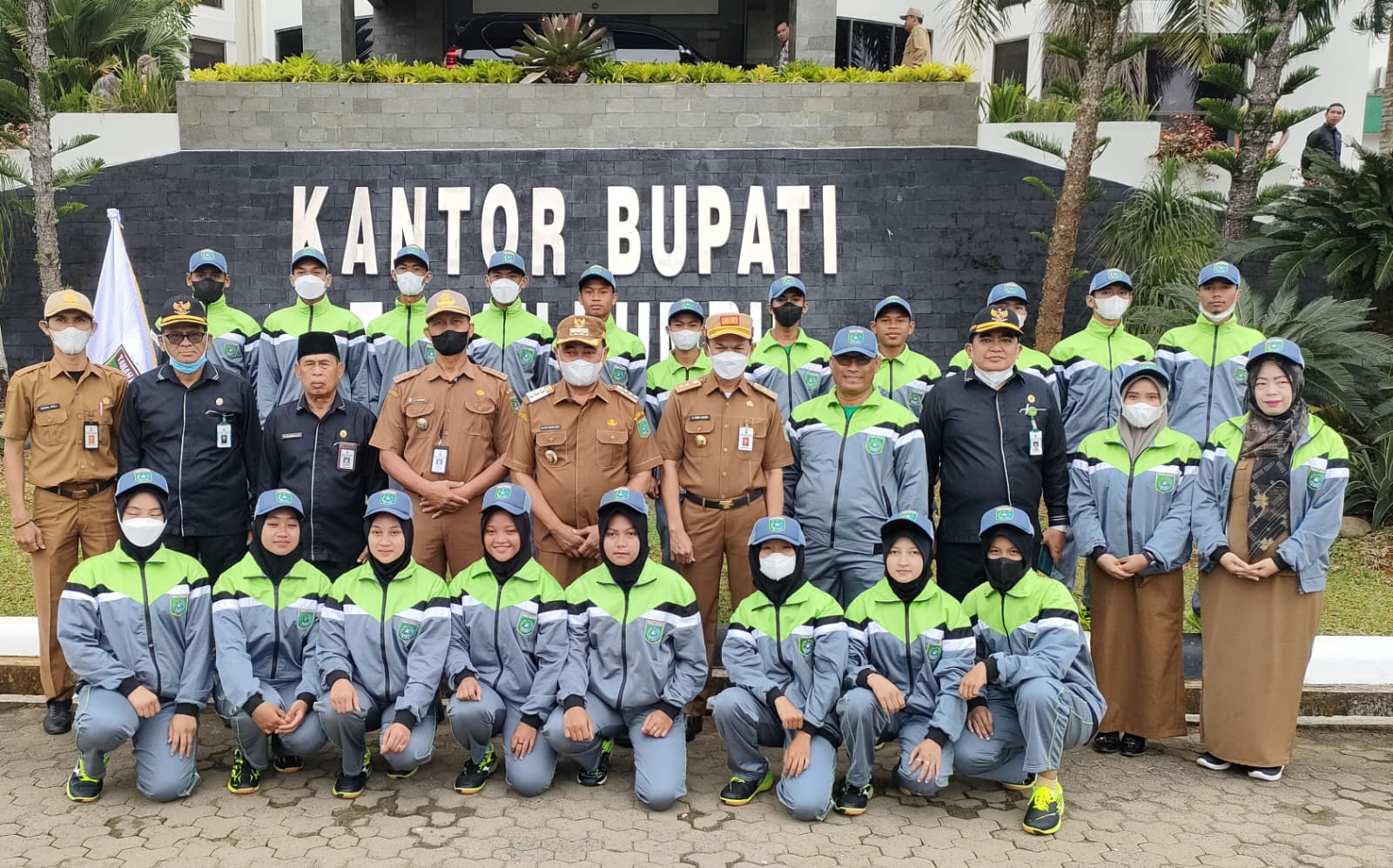 Abah Zairullah Lepas Kontingen POPDA Tanah Bumbu