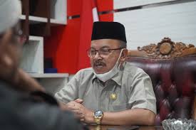 H.Upi Sumbangkan Delapan Sapi Qurban untuk warga  