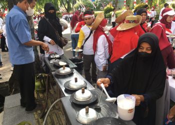 Kuliner Gratis Langsung dari Penggorengan, Stan Ini Diserbu Warga Banjarmasin