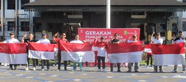 Dipasang Malam Hari, Merah-Putih Mulai Semarak di Kampung Kampung Banjarmasin