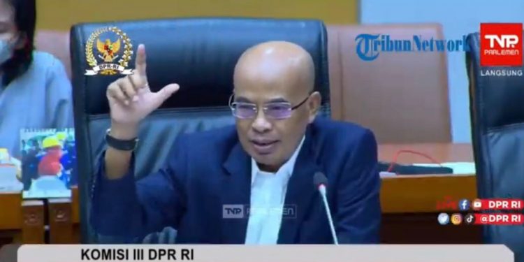 DPR Panggil Kompolnas, Desmond Ungkit Kasus Km 50 yang Tewaskan 6 Lasykar FPI