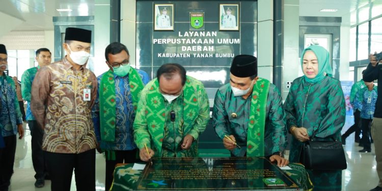 Bupati Zairullah Kukuhkan Bunda Literasi Tanah Bumbu