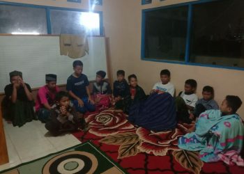 Belasan Anak Bermalam di Masjid Setiap Akhir Pekan