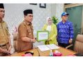 Bupati Zairullah Serahkan Dana Bantuan Parpol Senilai Rp 1,6 Miliar