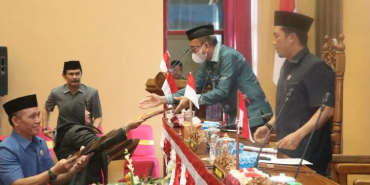 DPRD Sampaikan Pemandangan Umum Fraksi Atas Tiga Raperda