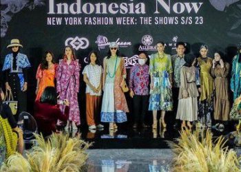 Istri Walikota Banjabaru Tampilkan Sasirangan di New York Fashion Week:Desainnya Berkelas