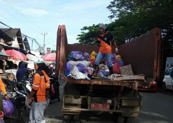 225 Petugas Dikerahkan Bersihkan Sampah Setiap Hari