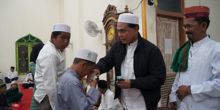 Bupati Zairullah Serahkan Santunan Anak Yatim Piatu