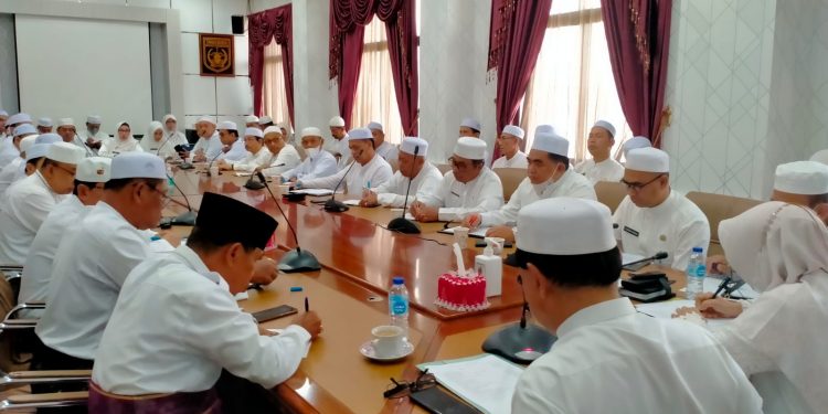 Camat Diminta untuk Memantau Perkembangan Satu Desa Satu Masjid.